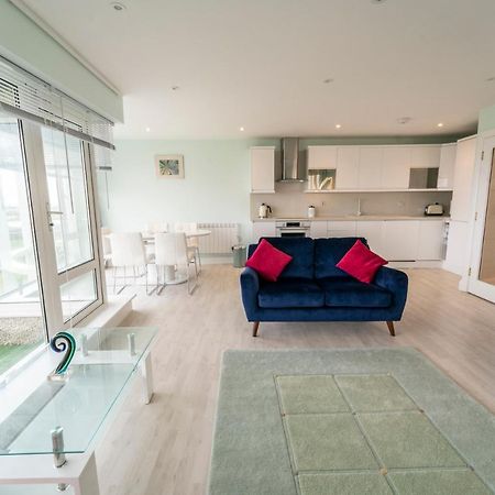 Luxurious Seaside Apartment ゴールウェイ エクステリア 写真