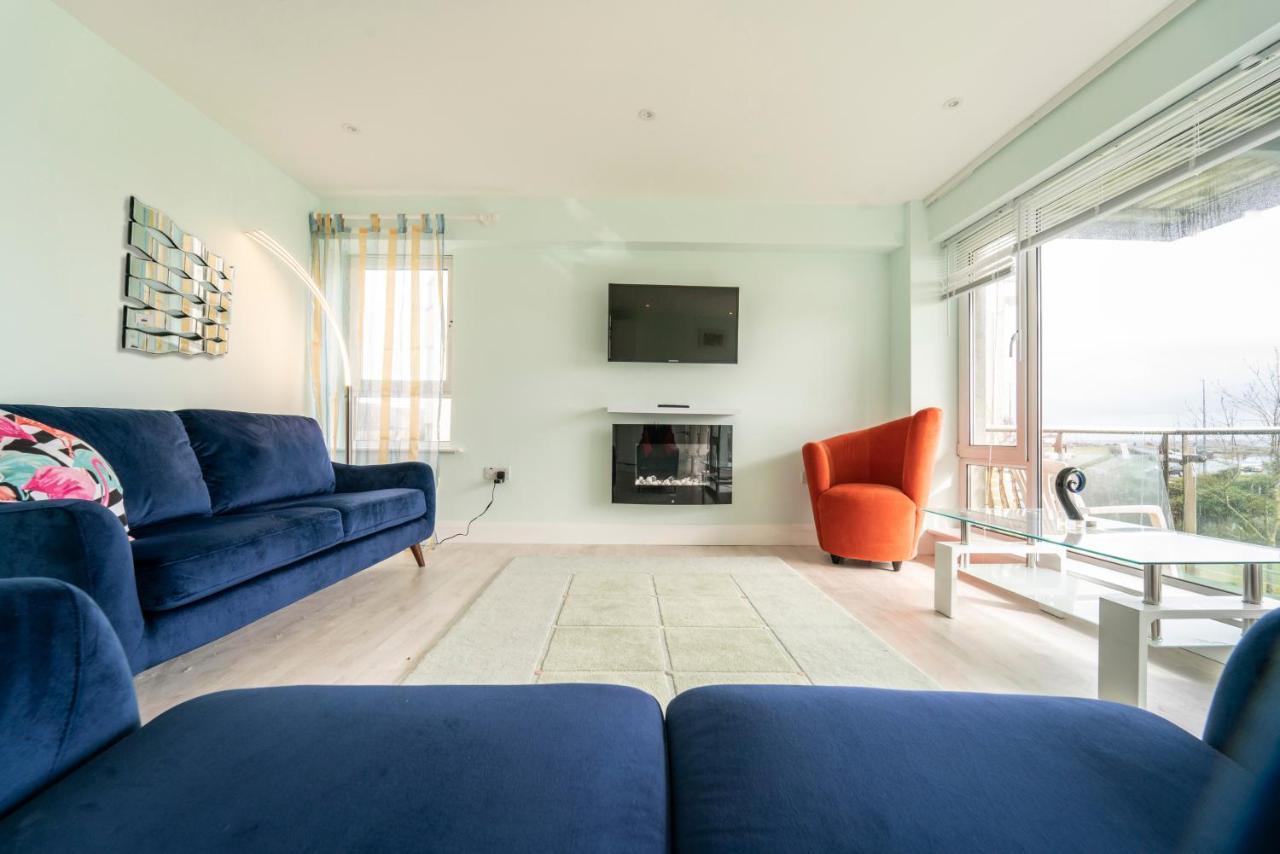 Luxurious Seaside Apartment ゴールウェイ エクステリア 写真