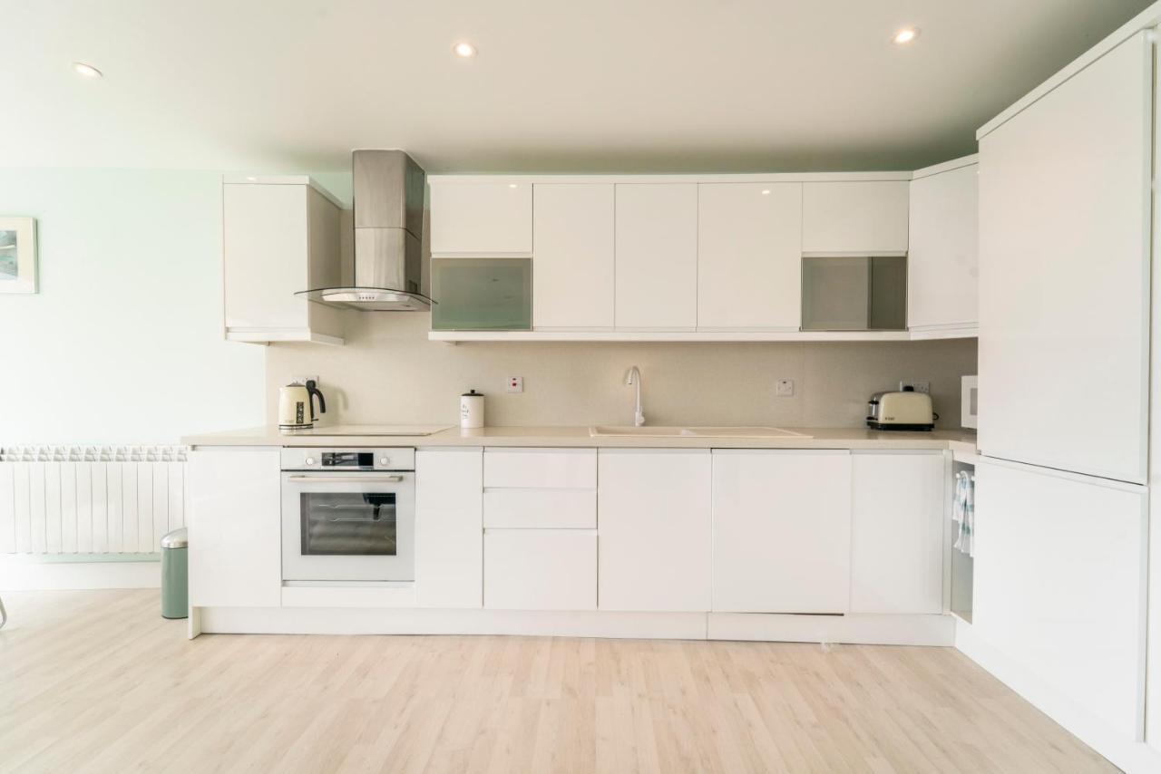 Luxurious Seaside Apartment ゴールウェイ エクステリア 写真
