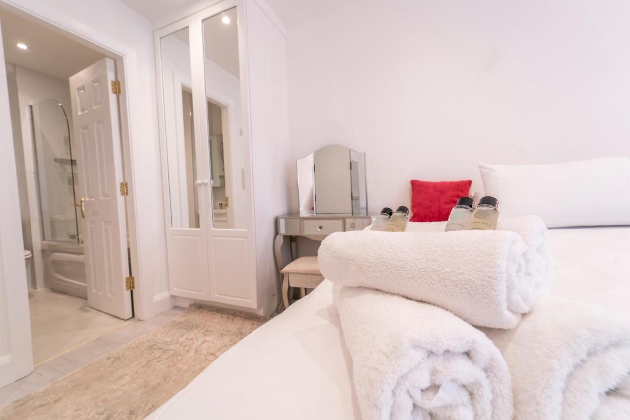 Luxurious Seaside Apartment ゴールウェイ エクステリア 写真