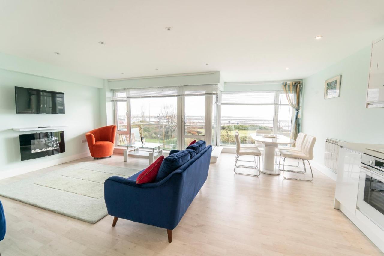 Luxurious Seaside Apartment ゴールウェイ エクステリア 写真