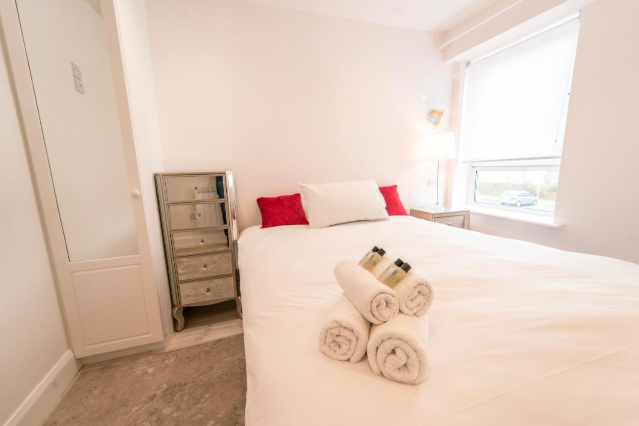 Luxurious Seaside Apartment ゴールウェイ エクステリア 写真