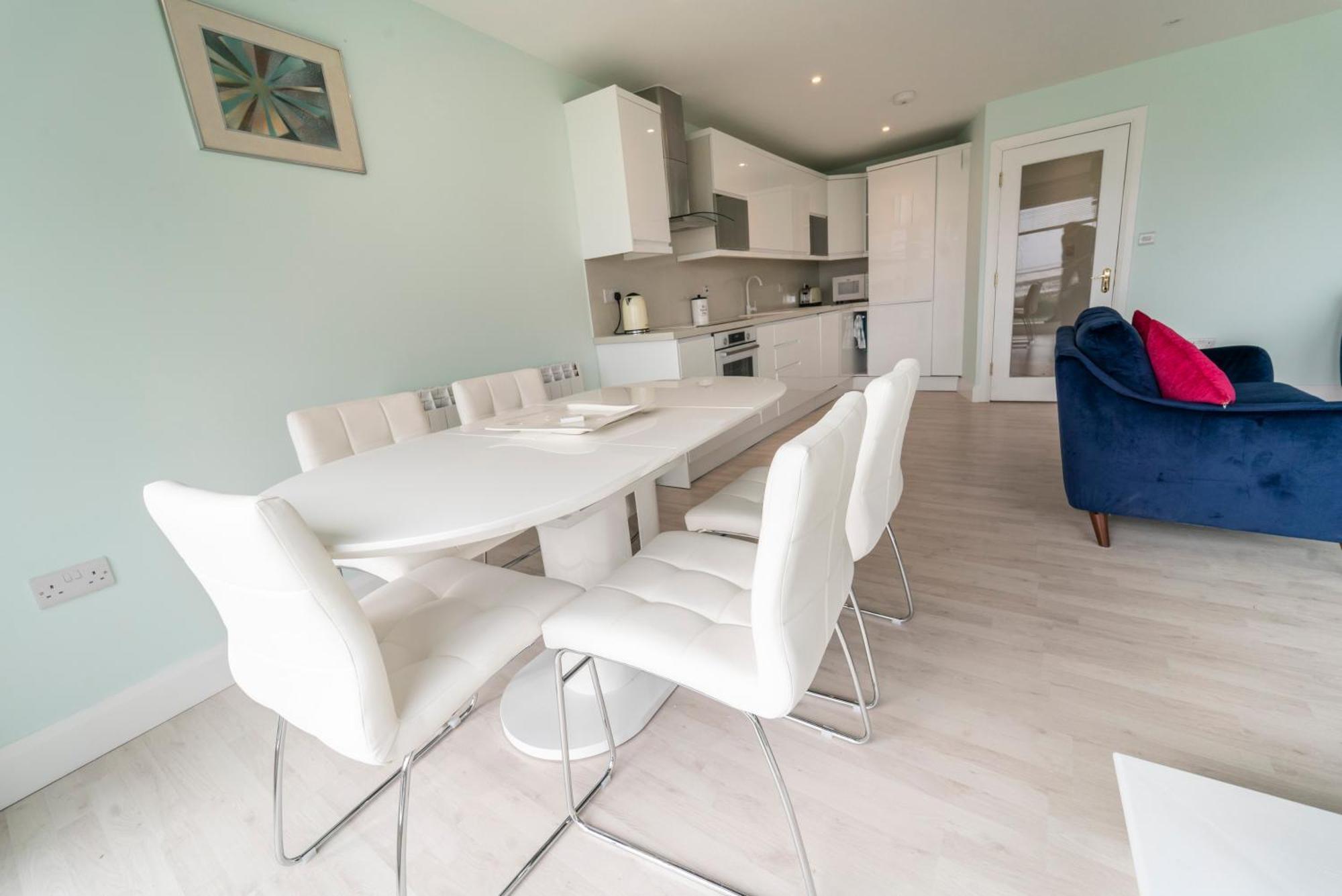Luxurious Seaside Apartment ゴールウェイ エクステリア 写真