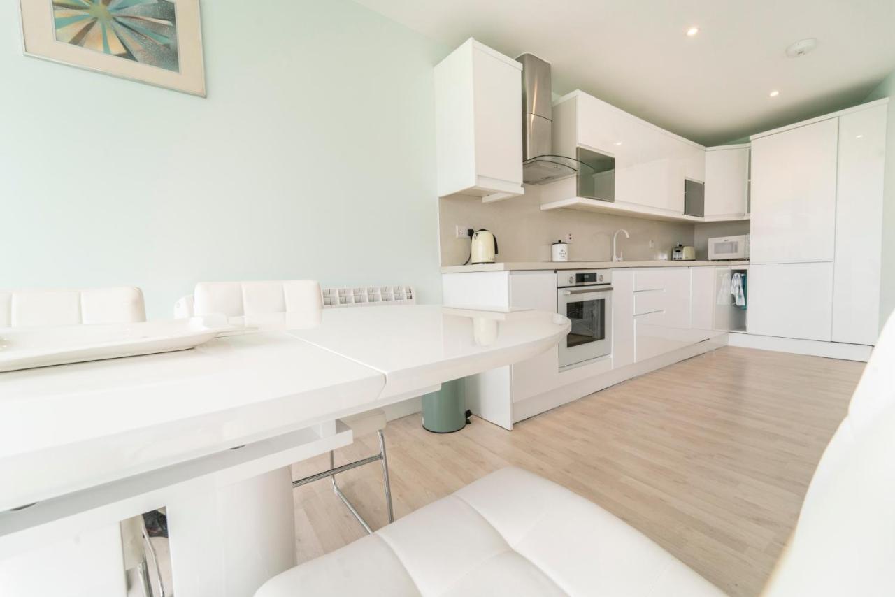 Luxurious Seaside Apartment ゴールウェイ エクステリア 写真