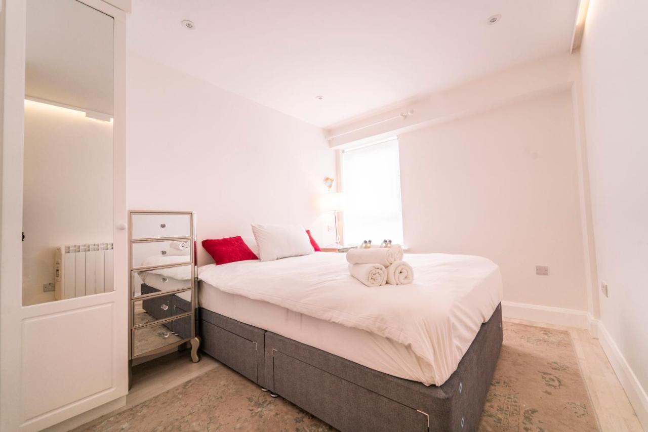 Luxurious Seaside Apartment ゴールウェイ エクステリア 写真